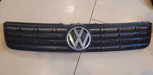 Volkswagen PASSAT B5 Griglia anteriore 3B0853653C