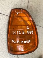 Mercedes-Benz 200 300 W123 Lampa przednia 1305233009