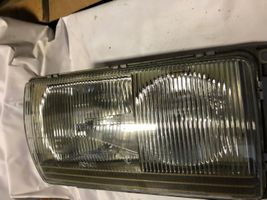 Mercedes-Benz 200 300 W123 Lampa przednia 1305235040