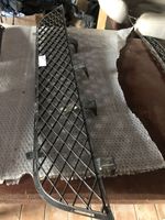 Mitsubishi L200 Grille inférieure de pare-chocs avant MB07153GA