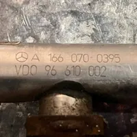 Mercedes-Benz Vaneo W414 Kraftstoffverteiler Einspritzleiste Verteilerrohr A1660700395