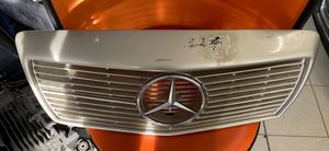 Mercedes-Benz 190 W201 Atrapa chłodnicy / Grill A2018800583