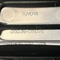 Toyota Avensis T250 Rankinio apdaila 5553905070