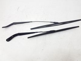 Ford C-MAX II Windshield/front glass wiper blade DM5117C495