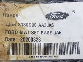 Ford Escape IV Set di tappetini per auto LJ6BS130D00
