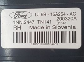 Ford Escape IV Fendinebbia anteriore LJ6B15A254