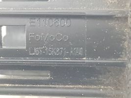 Ford Escape IV Takapysäköintitutkan anturin pidike (PDC) LJ6T15K871