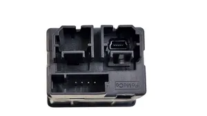 Ford Edge II USB-pistokeliitin HC3T14F014