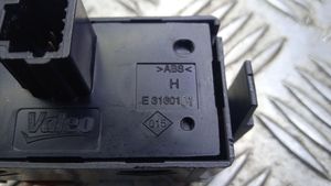 Smart ForTwo III C453 Interrupteur feux de détresse E3160101