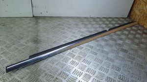 Mercedes-Benz C AMG W204 Rivestimento modanatura del vetro della portiera posteriore A2047351565