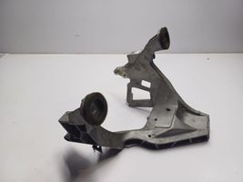 BMW 5 F10 F11 Staffa di montaggio della cremagliera dello sterzo 6140831