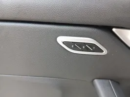 Maserati Levante Rivestimento del pannello della portiera anteriore 