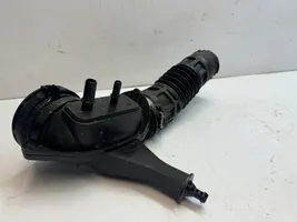 Maserati Levante Turboahtimen ilmanoton letku 670038728