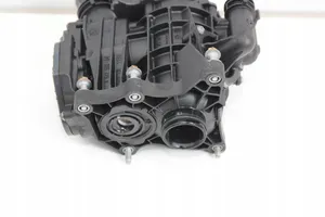 BMW 5 G30 G31 Alloggiamento termostato 8642560