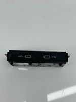 Volkswagen Tiguan USB jungtis 5NA035736