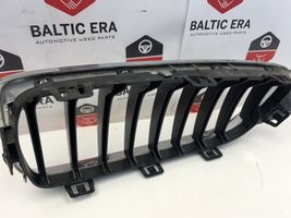 BMW 4 F32 F33 Griglia superiore del radiatore paraurti anteriore 7294814