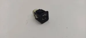 BMW 5 G30 G31 Connettore plug in USB 9229294