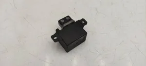 BMW M5 F90 Coolant fan relay 6836504