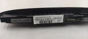 Mercedes-Benz E W212 Monitori/näyttö/pieni näyttö A0015424723