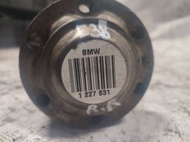 BMW 7 E38 Kojelaudan sivupäätyverhoilu 1227831