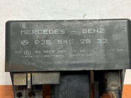 Mercedes-Benz Sprinter W901 W902 W903 W904 Przekaźnik / Modul układu ogrzewania wstępnego 0255452832