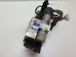BMW 5 E60 E61 Tailgate hydraulic pump motor 7111867