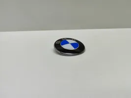 BMW 5 E60 E61 Mostrina con logo/emblema della casa automobilistica 8132375