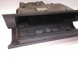 Skoda Fabia Mk1 (6Y) Panelės stalčiuko/lentinėlės paklotėlis 