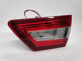 Renault Clio IV Lampy tylnej klapy bagażnika 