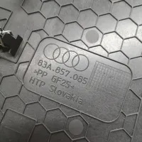 Audi Q3 F3 Kojelaudan sivupäätyverhoilu 83A857085