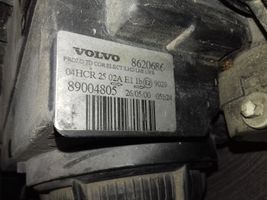 Volvo V70 Передняя фара 89004805