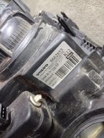 Volvo S80 Lampa przednia 89006404