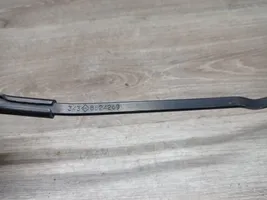 Volvo V70 Front wiper blade arm 