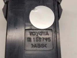 Toyota Avensis T250 Interruttore apertura sportello carburante 156795