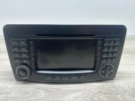 Mercedes-Benz GL X164 Unidad delantera de radio/CD/DVD/GPS A2038270062