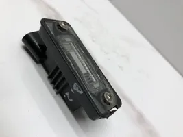 Volkswagen PASSAT B6 Lampa oświetlenia tylnej tablicy rejestracyjnej 3C5943021