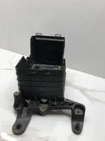 Volkswagen PASSAT B6 Support boîte de batterie 1K0915333C