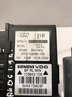 Audi A4 S4 B6 8E 8H Priekinis varikliukas langų pakėlėjo 8E2959801B