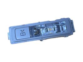 Mercedes-Benz C W205 Altre luci abitacolo A0009068905