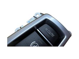 BMW 5 F10 F11 Przycisk / Włącznik hamulca ręcznego 6822518