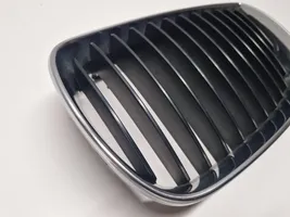 BMW 1 E81 E87 Maskownica / Grill / Atrapa górna chłodnicy 7077129