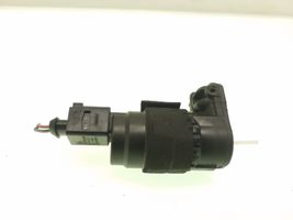 Audi A4 S4 B8 8K Pompe de lave-glace de pare-brise 8K9955647