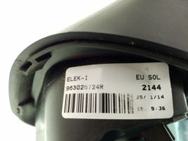 Renault Clio IV Front door electric wing mirror 963025724R