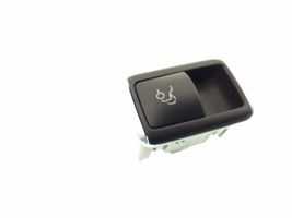 Mercedes-Benz CLA C117 X117 W117 Przełącznik / Przycisk otwierania klapy bagażnika A2129059200