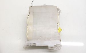 Toyota Prius+ (ZVW40) Module de fusibles 8273047550A