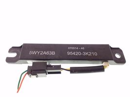 Hyundai ix35 Amplificateur d'antenne 954203K210