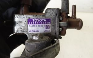 Toyota Hiace (H200) Turboahtimen magneettiventtiili 2581930110