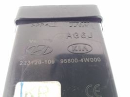 Hyundai ix35 Altri relè 958004W000