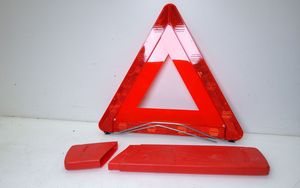 Subaru Impreza III Triangle d'avertissement 27R03278