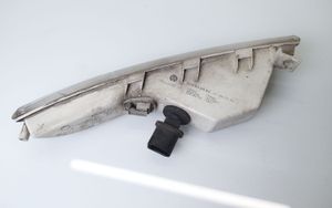 Volkswagen PASSAT CC Indicatore di direzione anteriore 3C8953042